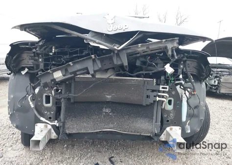 2018 Jeep Compass Latitude 4X4 from USA, damaged, VIN 3C4NJDBB6JT142625